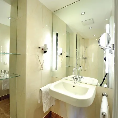 Hotel Hotel Goldener Engl Hall in Tirol