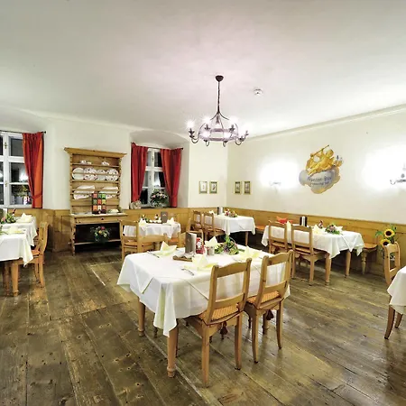 Hotel Goldener Engl 4*